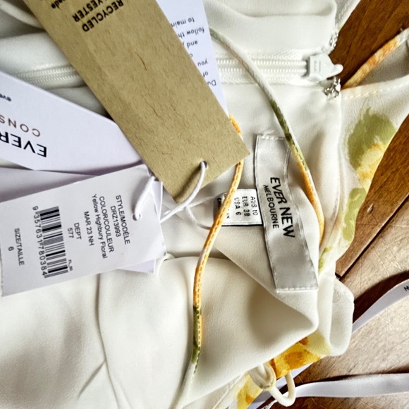 Long dress - Picture 2 of 7